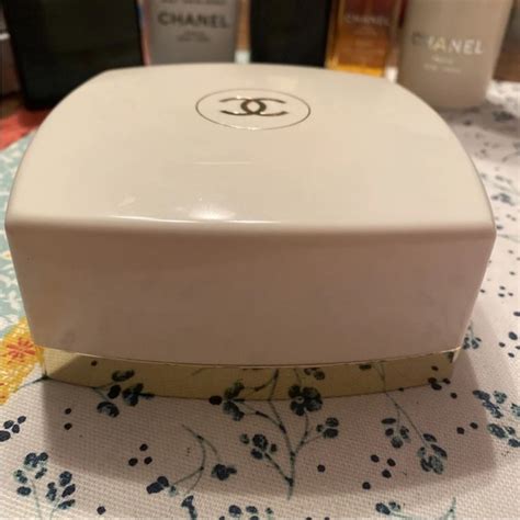 poudre pressée après bain chanel n 5|chanel no 5 powder.